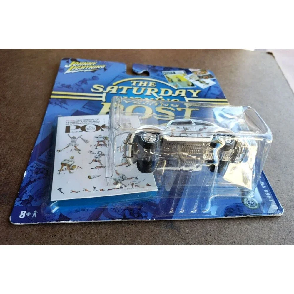 2005 Johnny Lightning 1965 VW BEETLE White #07 The Saturday Evening Post WL 1:64
